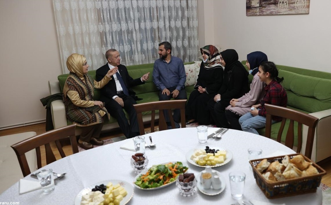 افطاری رجب طیب اردوغان با همسرش