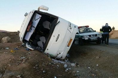 اتوبوس مسافربری در محور بیرجند- مشهد واژگون شد