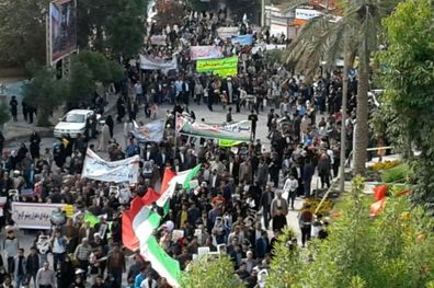 وحدت مرزداران بوشهری در راهپیمایی 22 بهمن به رخ جهانیان کشیده شد‌